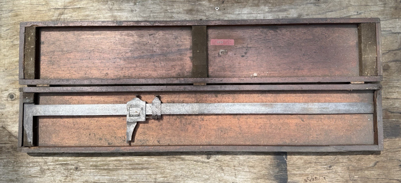 Vintage Brown & Sharpe 25” Vernier Caliper No. 570 in Original Wood Case USA