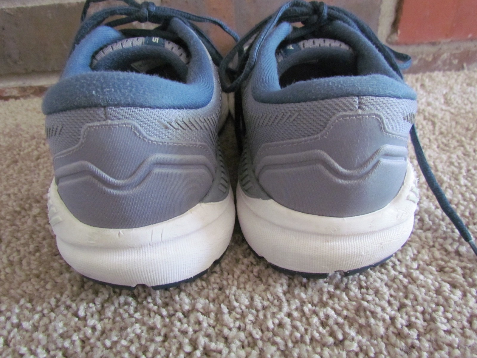 Brooks Addiction GTS 15 Shoes Women's Size 9 Gray Wide 2E Extra Wide 1203522E099