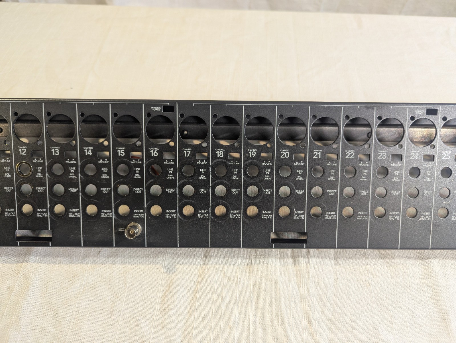 Mackie 32-8 Analog Mixing Console- Input Panel