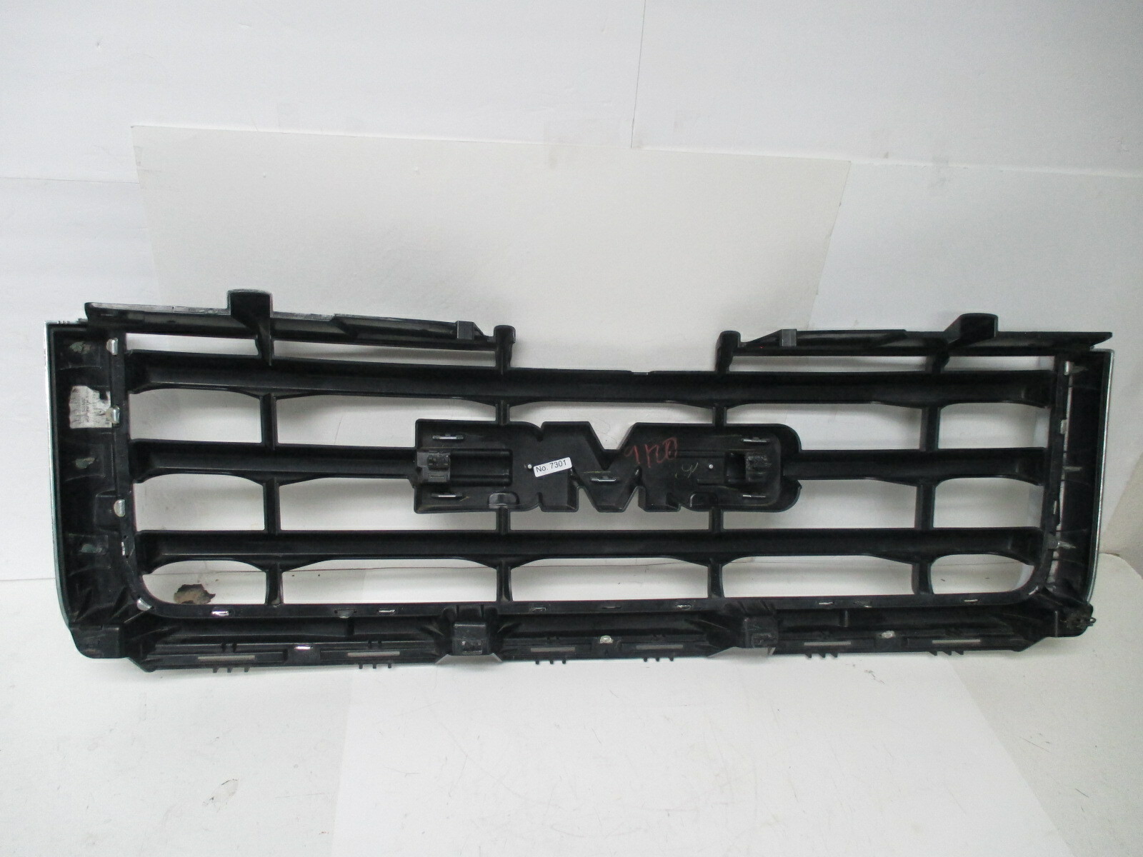 07-13 GMC SIERRA UPPER GRILLE 15201485
