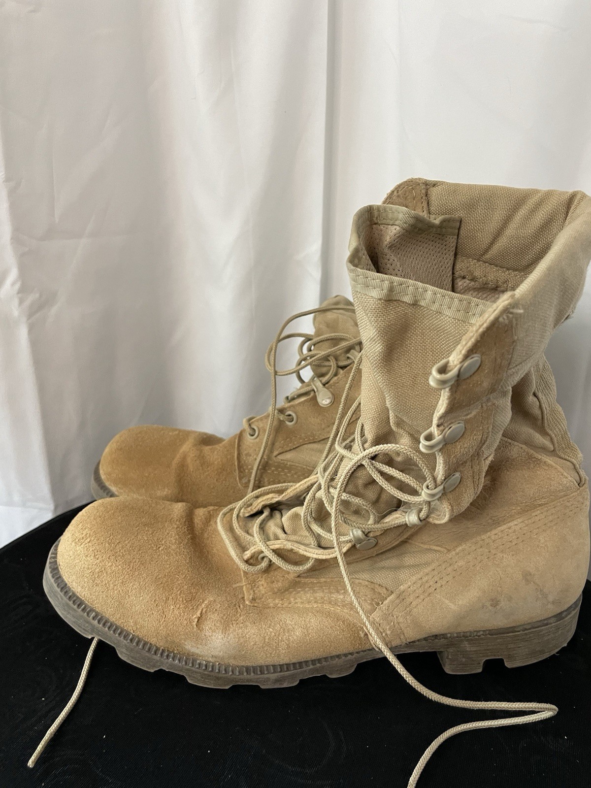 Men’s Beige Military Jungle Boots Size 10R See Pics For Wear / Scuffs/bottom
