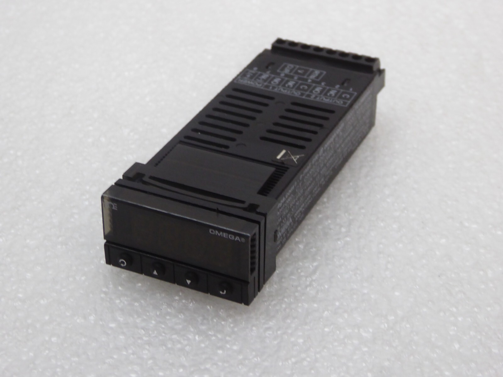 Omega CNi3243 Temperature Controller