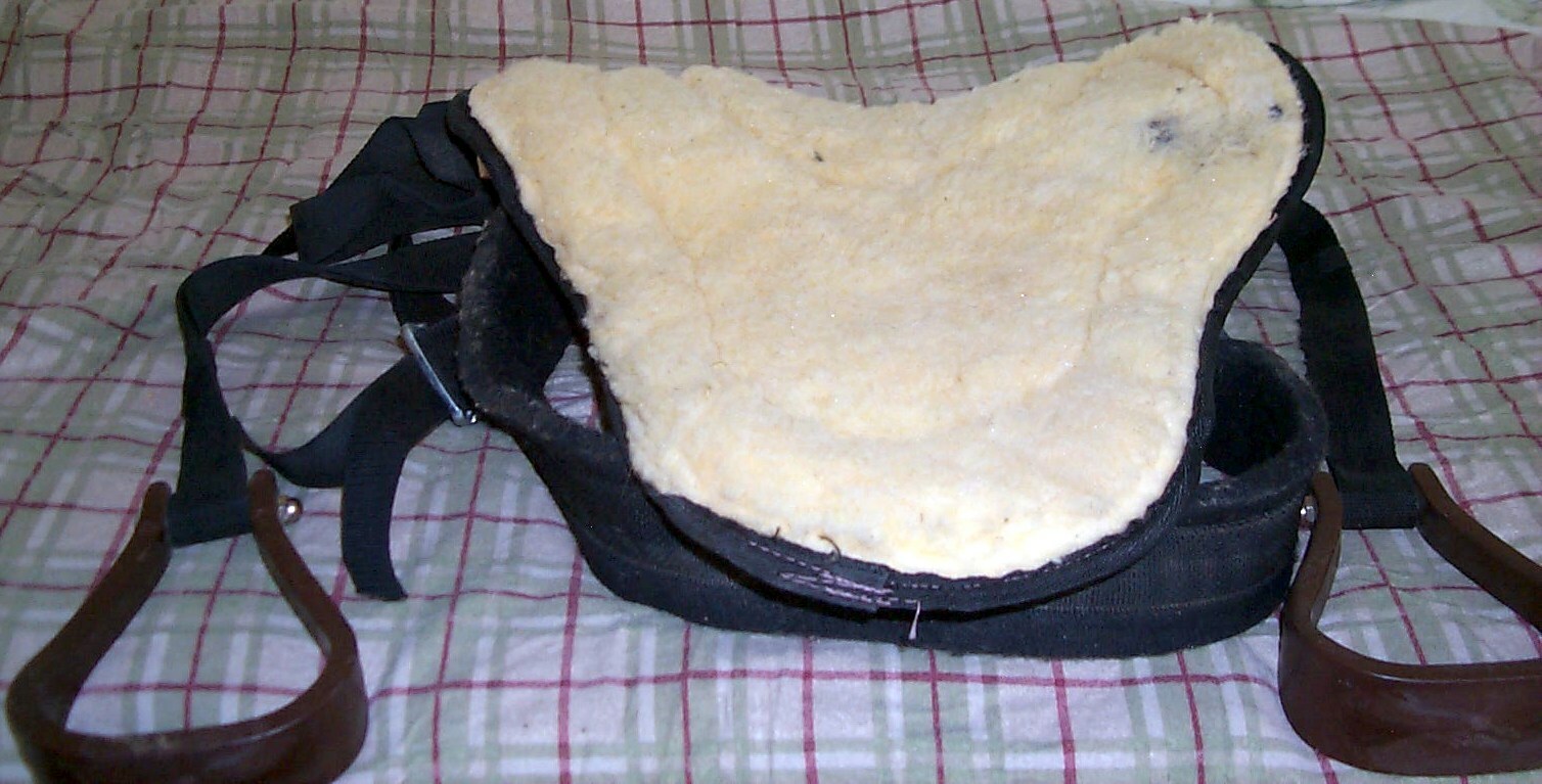 4.5" Three piece eggbutt snaffle with peanut.