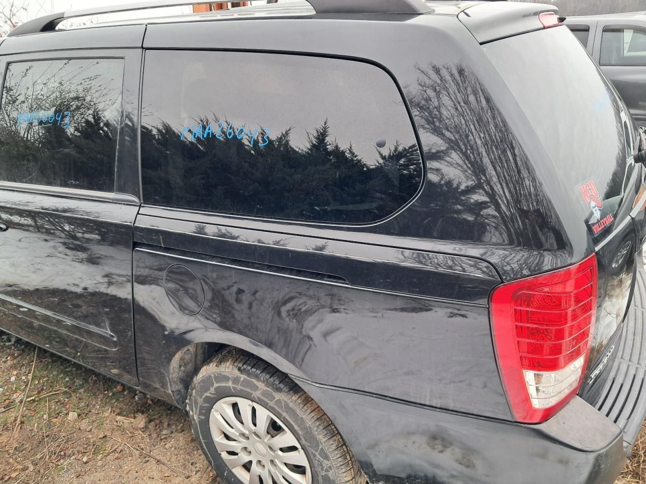SEDONA 2012 Glove Box 4953442