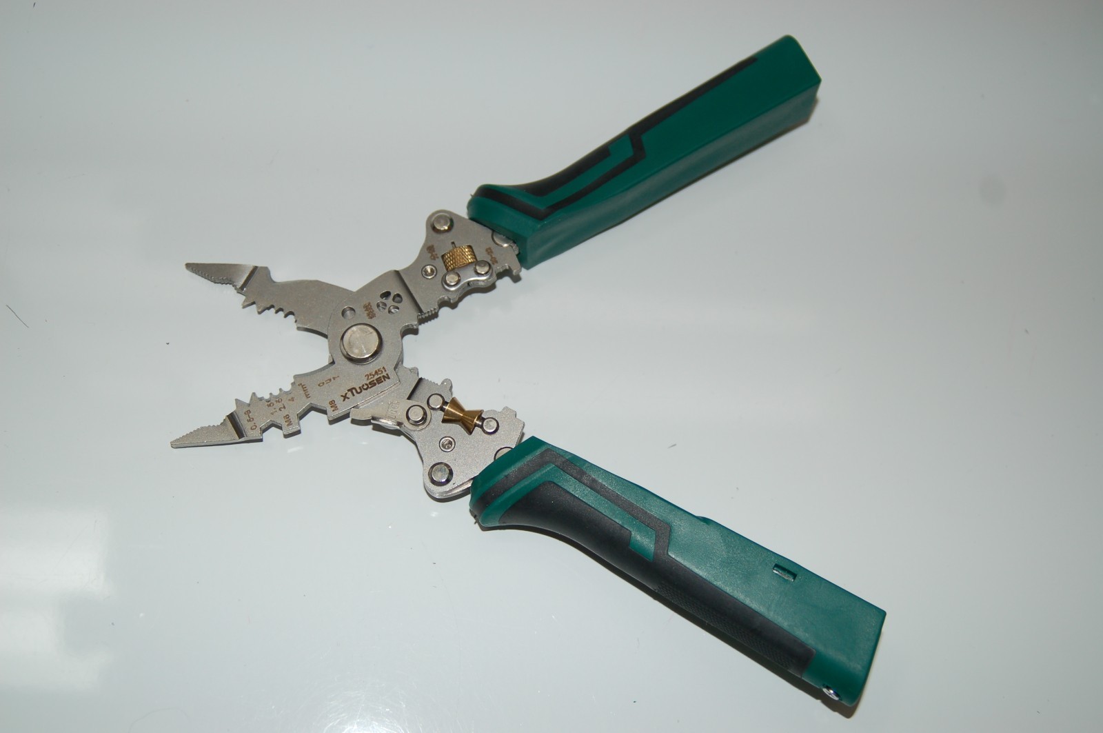 Tuosen 25451 Electrician's Multi Function Specialty Wire Stripping Tool