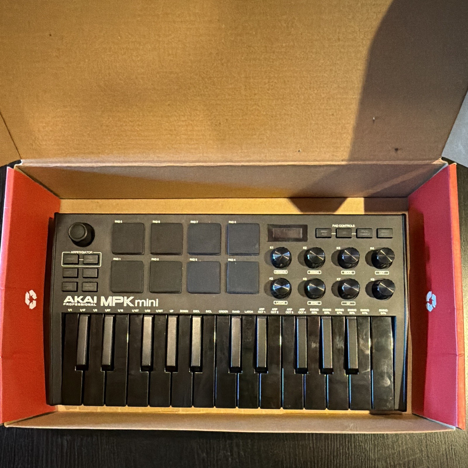 Akai Professional MPK mini 25-Key MIDI Keyboard Controller Black, Pads, Arp