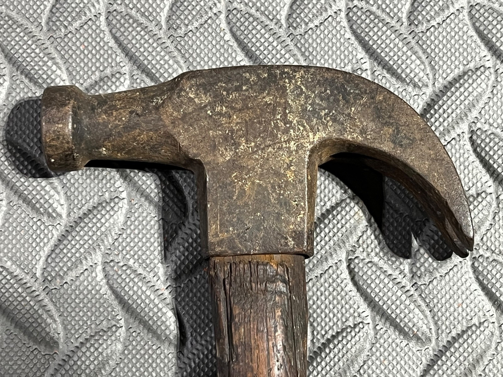 Antique claw hammer (26965)