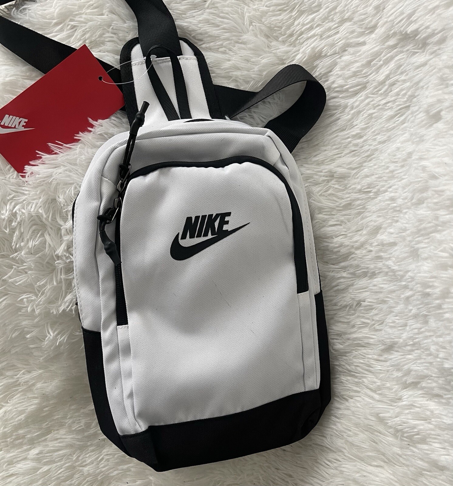 New unisex Nike crossbody