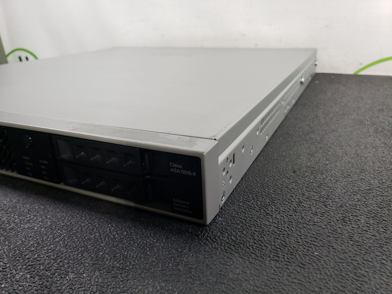 Cisco ASA5555-X Adaptive Security Appliance