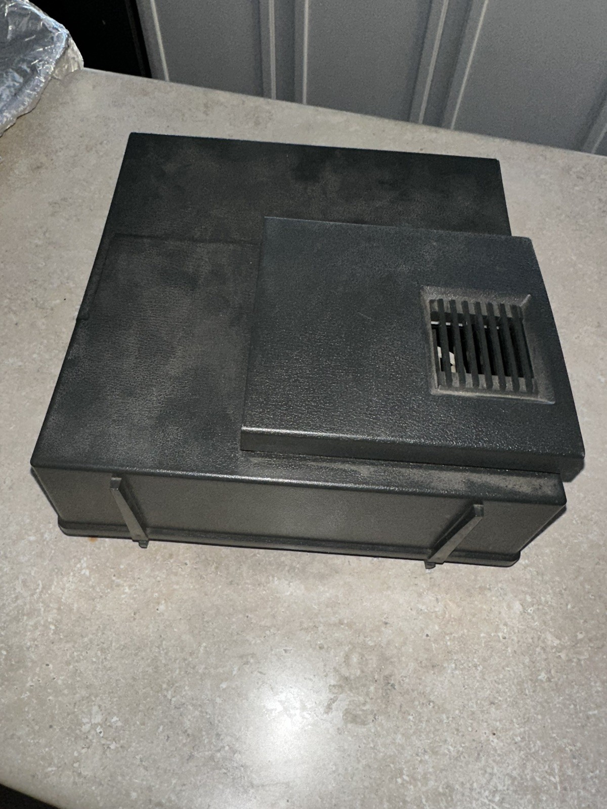 VTG SEARS EASI-LOAD RF-53 PROJECTOR FOR 2X2 SLIDES - REMOTE INCLUDED. No Bulb.