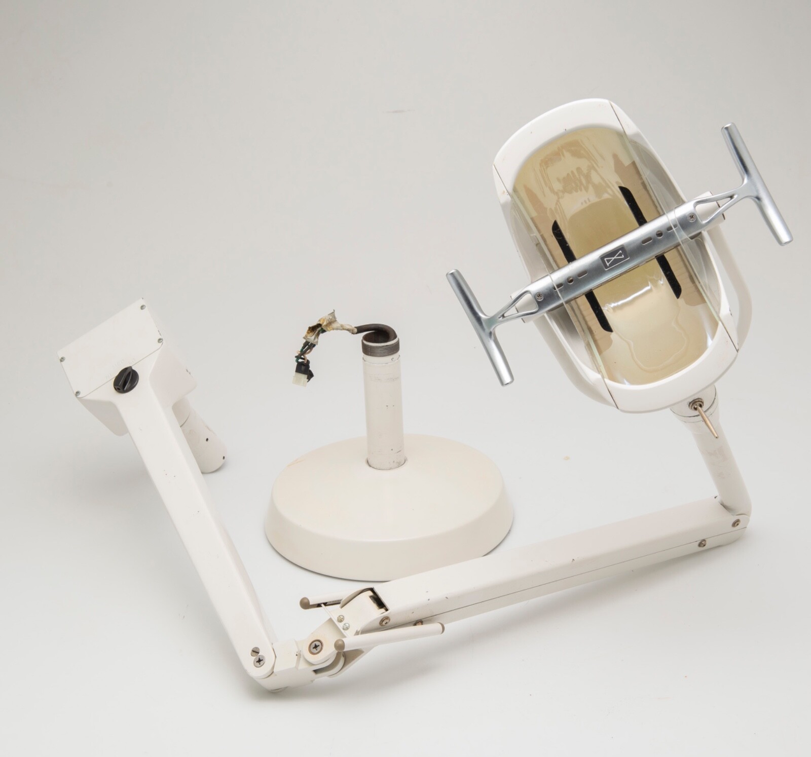 Pelton Crane LFC+  ceiling mount dental exam light 1970s