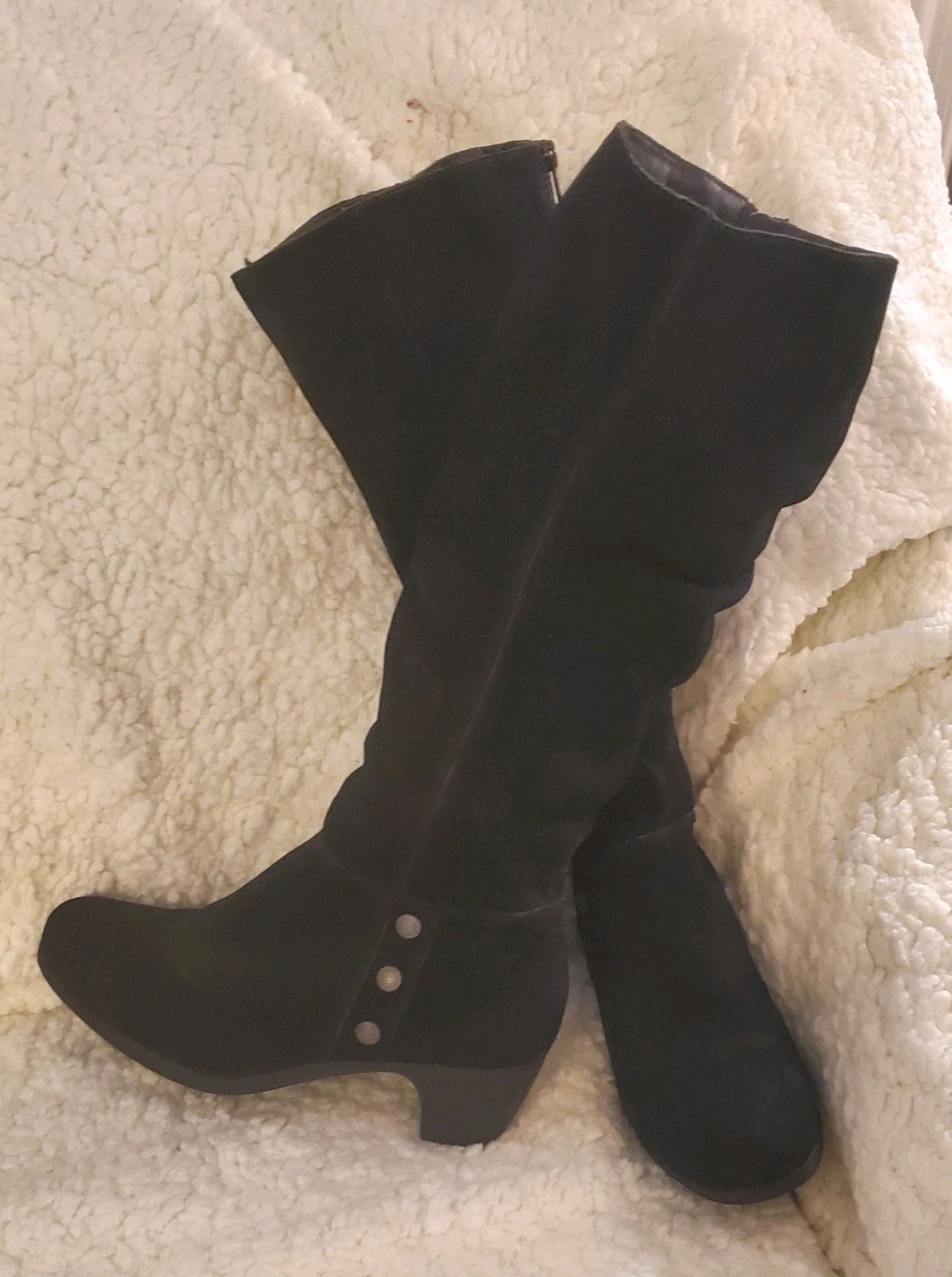 White Mountain Cliffs Black Suede Size 9 Boots. Excellent Condition Worn Once.