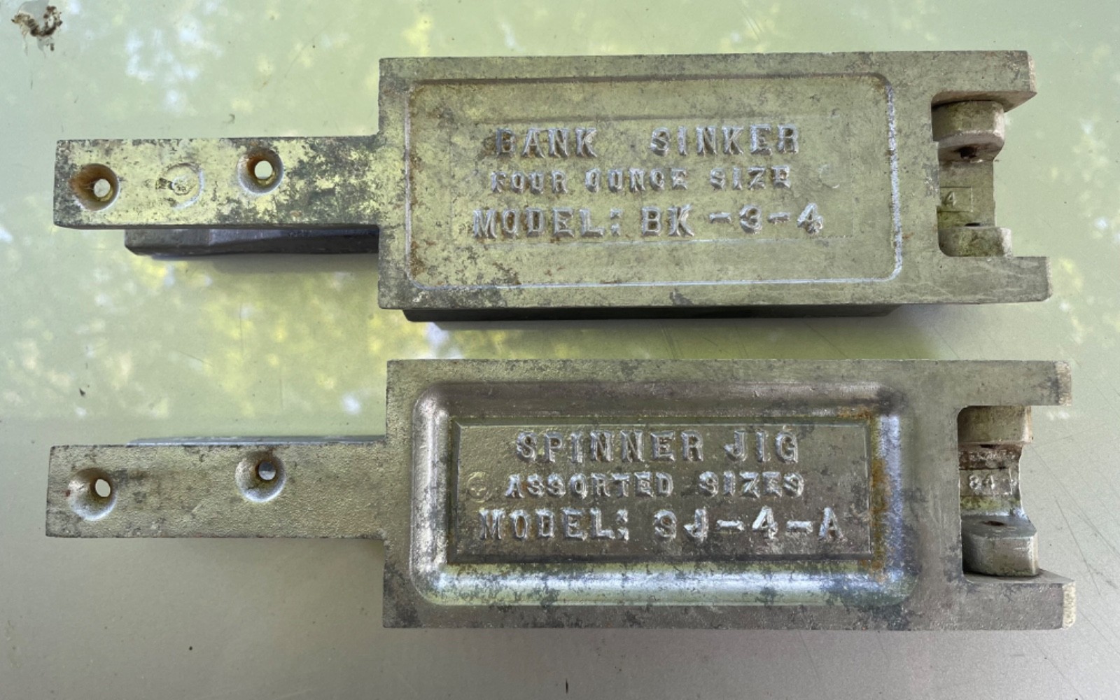 (2) DO-IT INDUSTRIES DENVER IOWA SPINNER JIG SJ-4-A & BANK SINKER BK-3-4 MOLDS