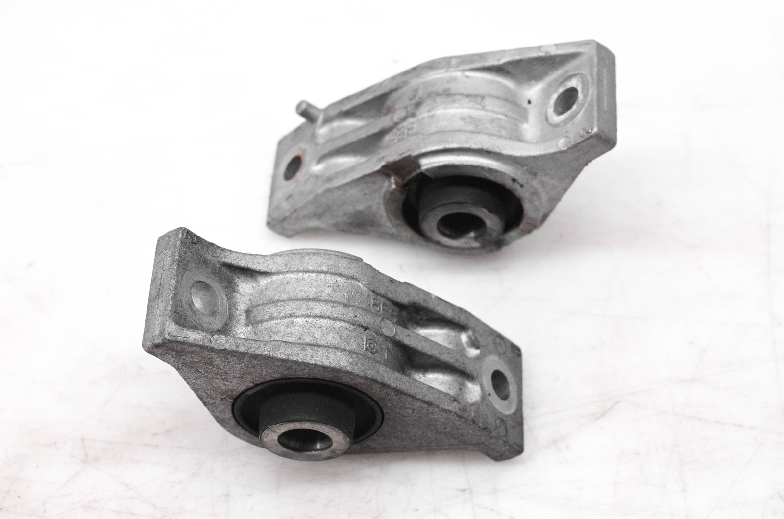 14 Arctic Cat XF 7000 Crosstour Front Left & Right Engine Motor Brackets Mounts