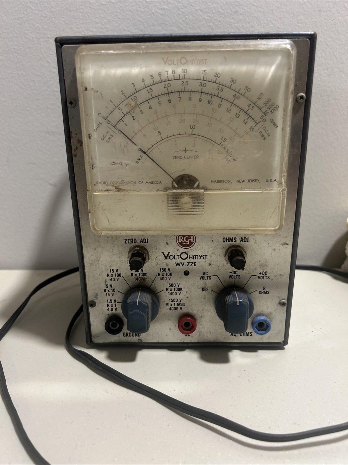 RCA VoltOhmyst WV-77E Analog Volt-Ohm Meter – Powers On ~ Tested and Works