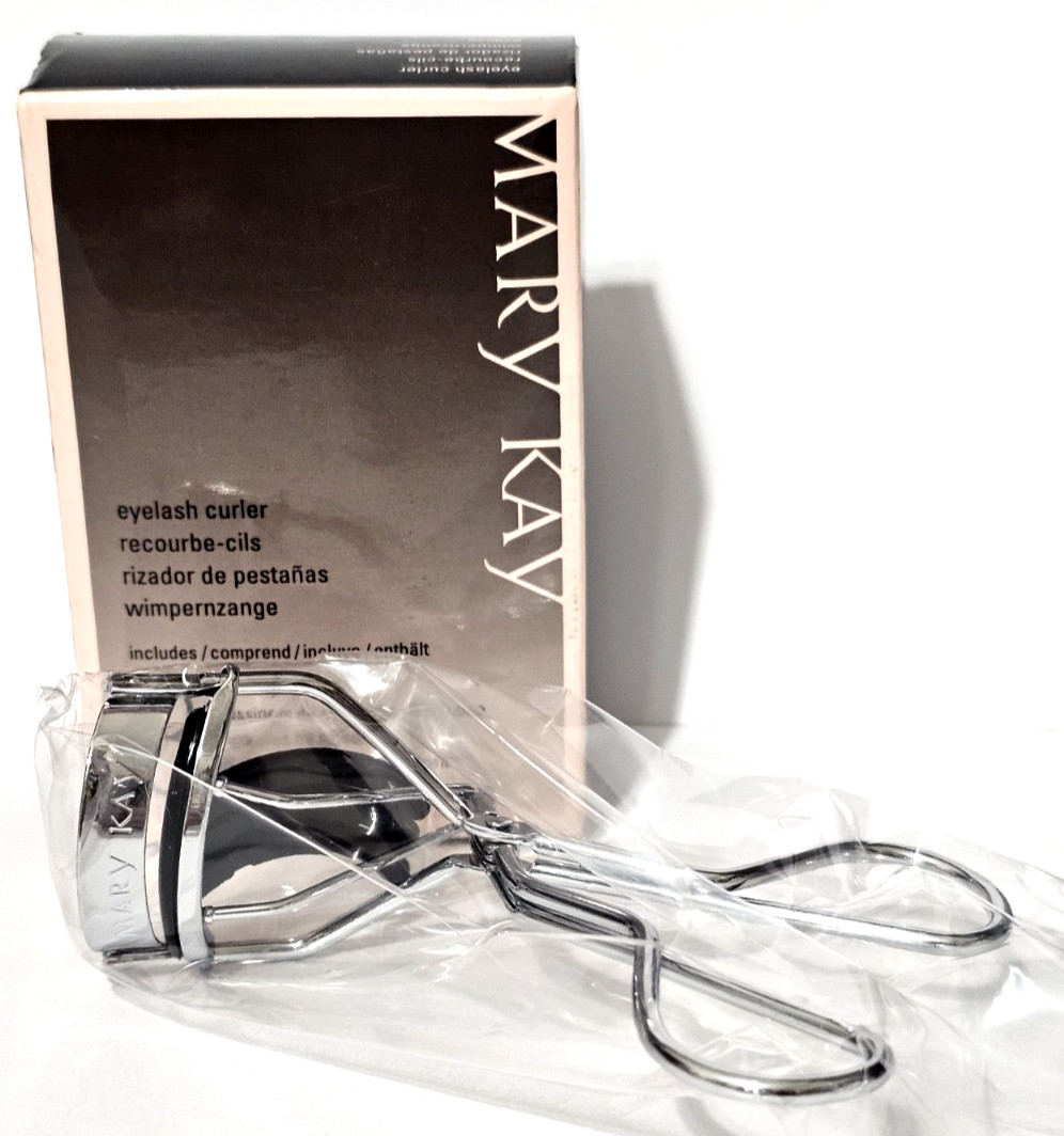 MARY KAY EYELASH CURLER with 3 Silcone Pads Refills, New with Box