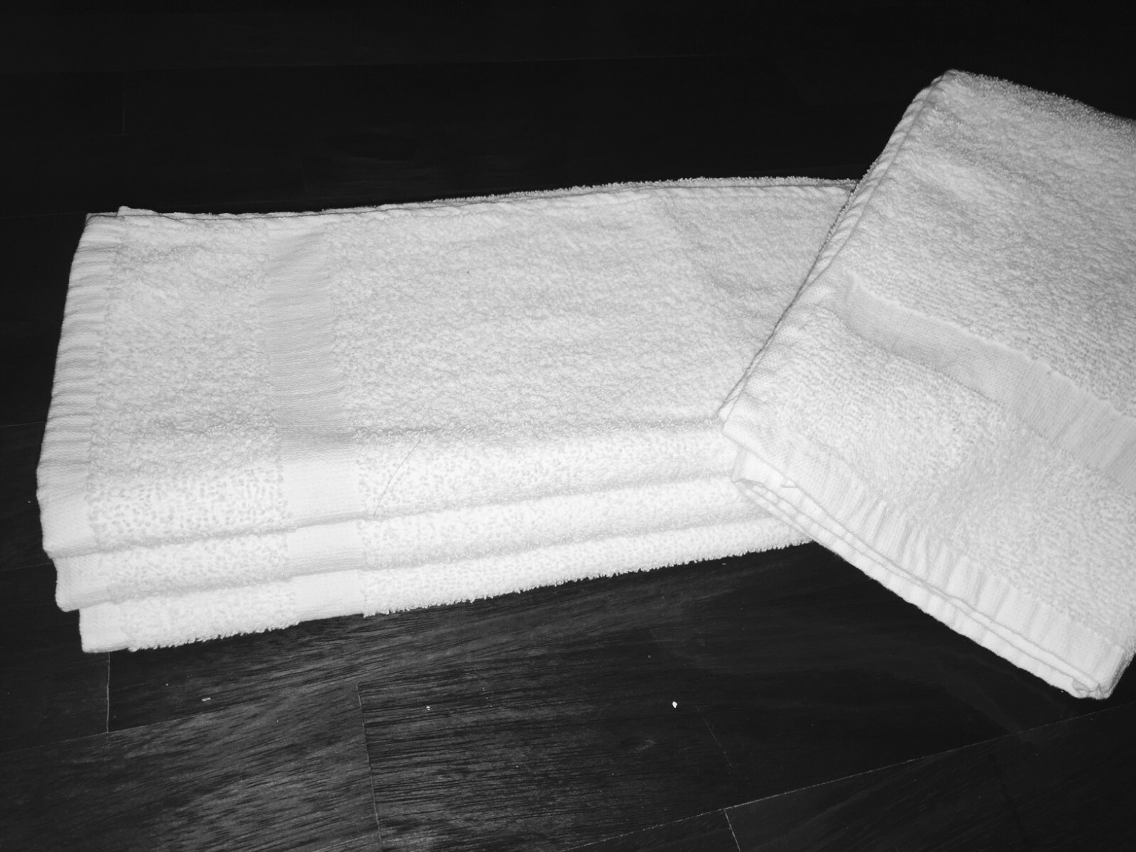 600 PIECES NEW HOTEL MOTEL SPA GYM TOWELS WASHCLOTHS FACE TOWELS 12X12 inches