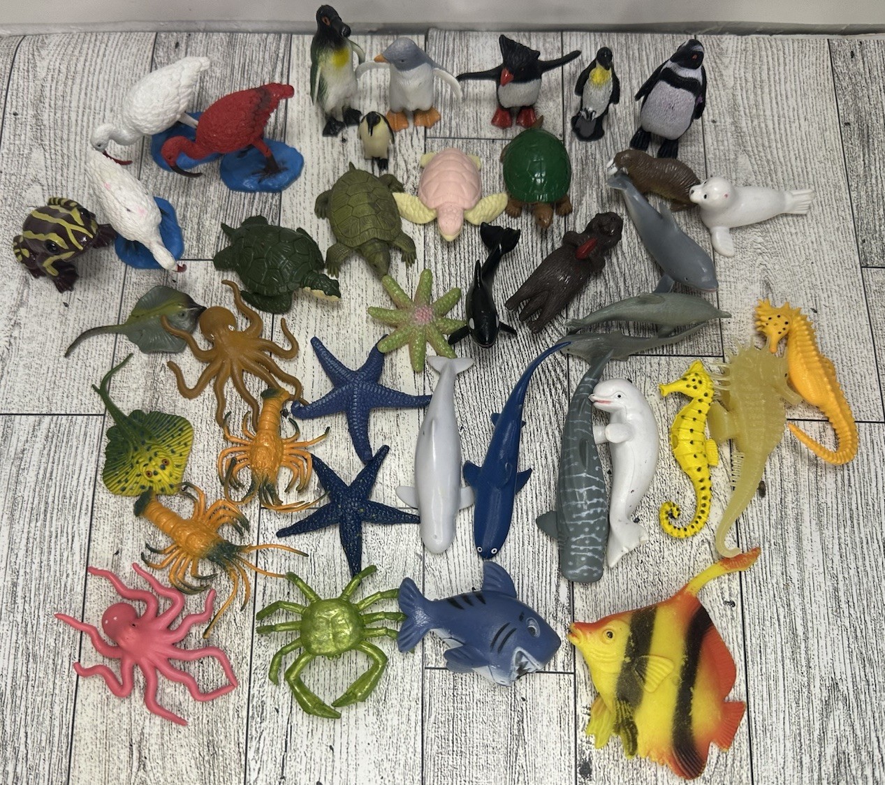 Lot 40 Marine Ocean Sea Life Figures Sharks Whales Octopus Rubber/PVC cake tops