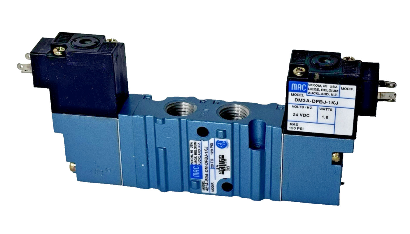 MAC 421A-B0A-DM-DFBJ-1KJ Solenoid Valve W/ 2ea DM3A-DFBJ-1KJ no box