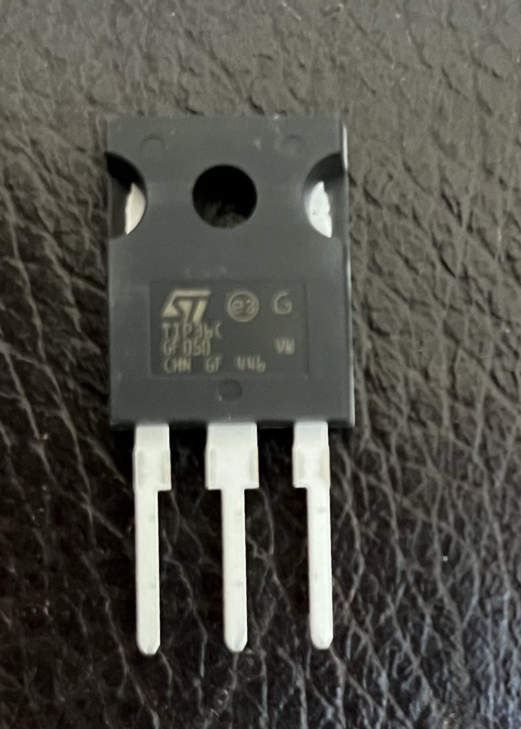 ST Micro TIP36C - 25Amp AM Modulation Power Regulator CB Radio 10-11 Meter