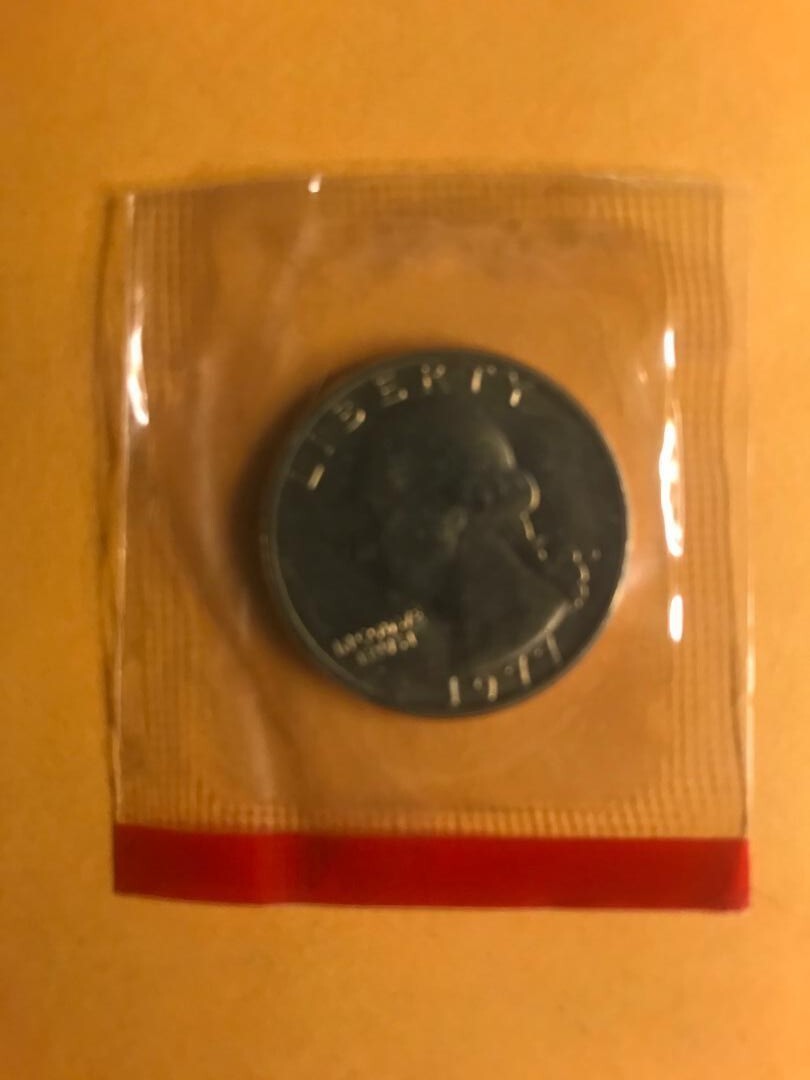 1977 P+D WASHINGTON QUARTER UNCIRCULATED STILL IN MINT CELLO L@@K