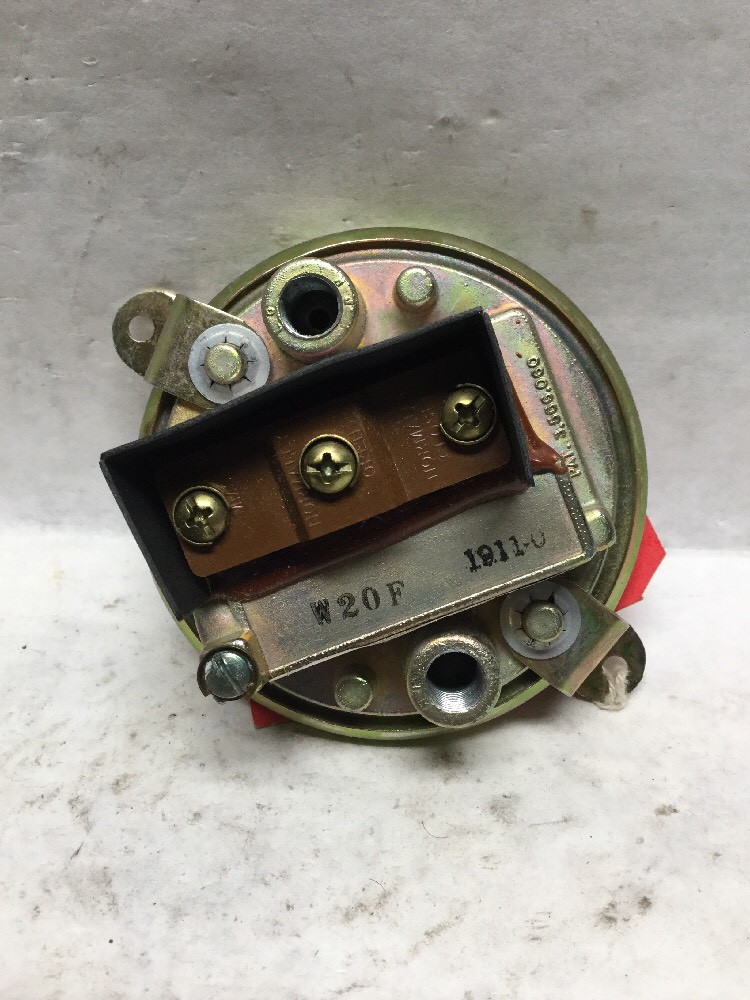 Dwyer Series 1900 Pressure Switch 1911-0