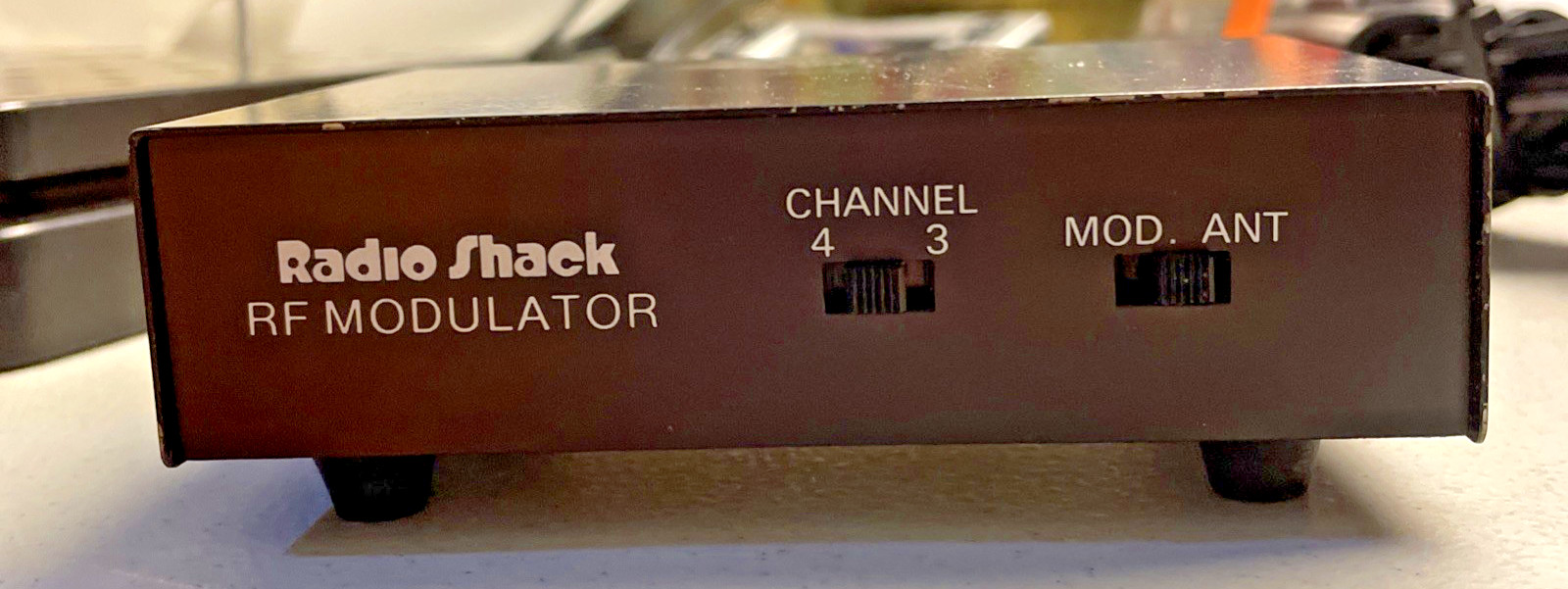 Genuine Radio Shack (15-1283) TV / Audio / Video RF Modulator