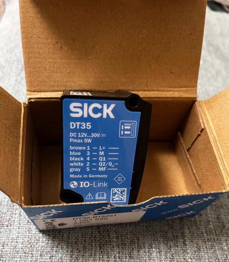 SICK DT35-B15251 1057652 Brand new Laser range sensor Fast FedEx or DHL/da