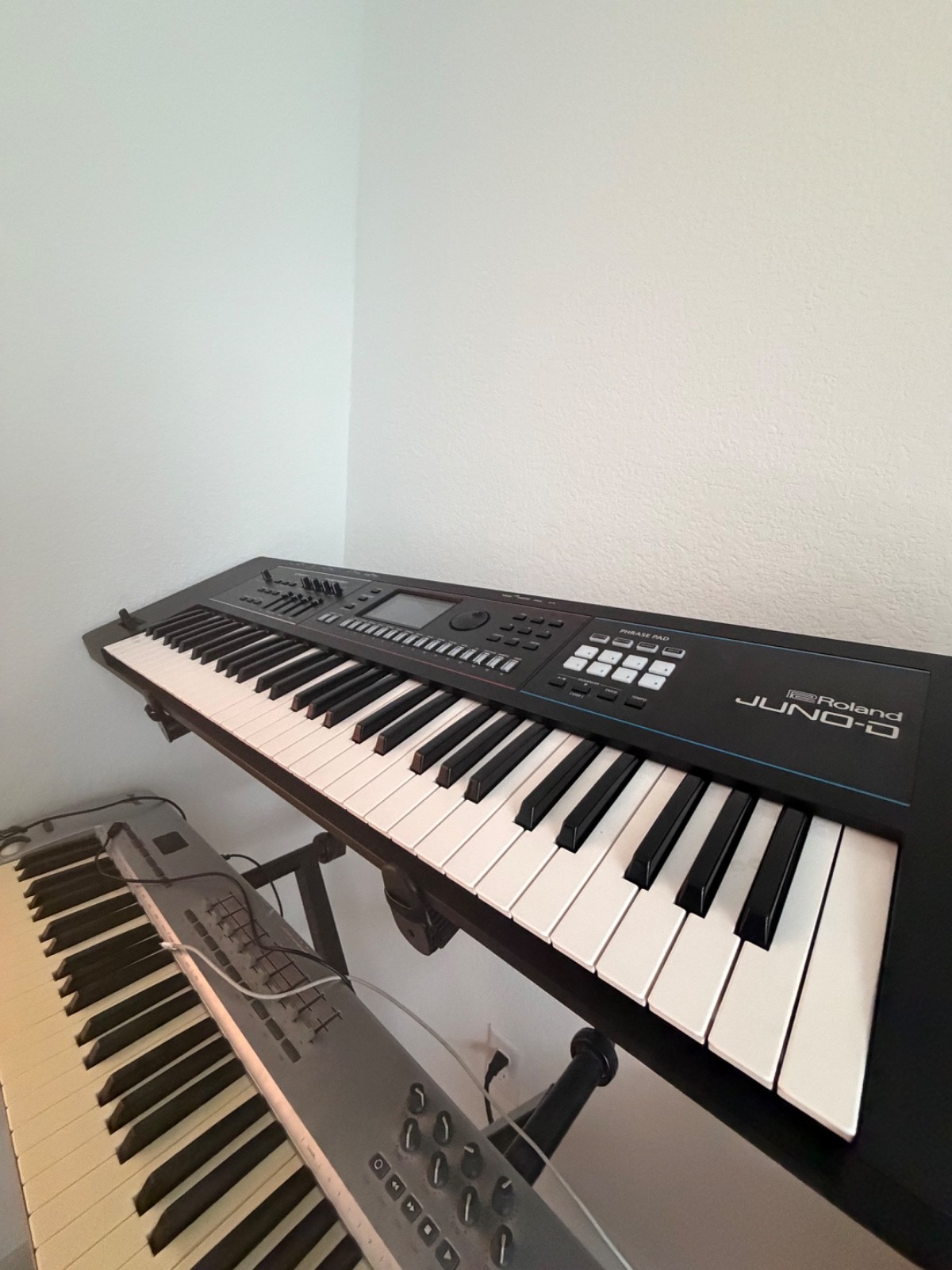 Roland JUNO-D6 61 Key Synthesizer