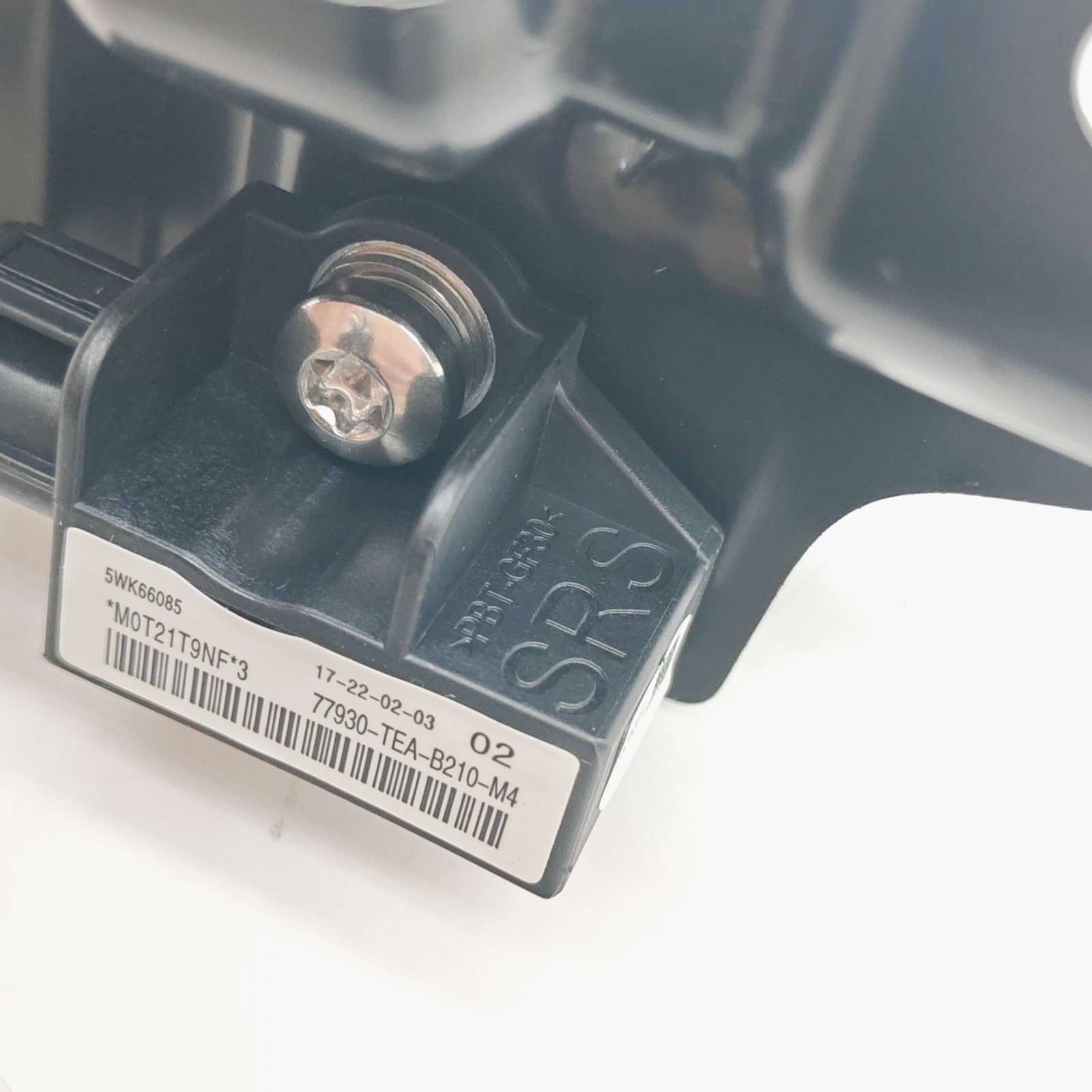 Front collision sensor assembly suitable for Honda Civic 16-21.77930-TBA-B21