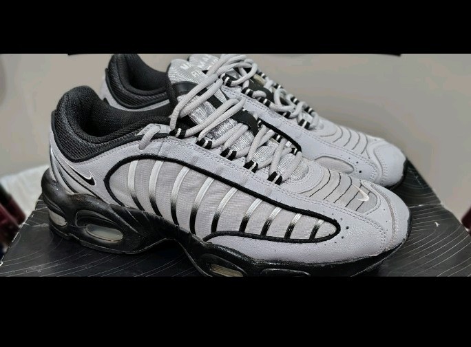 Nike Air Max Tailwind IV Wolf Gray/Black/Red Low Top Lace-Up Men’s M