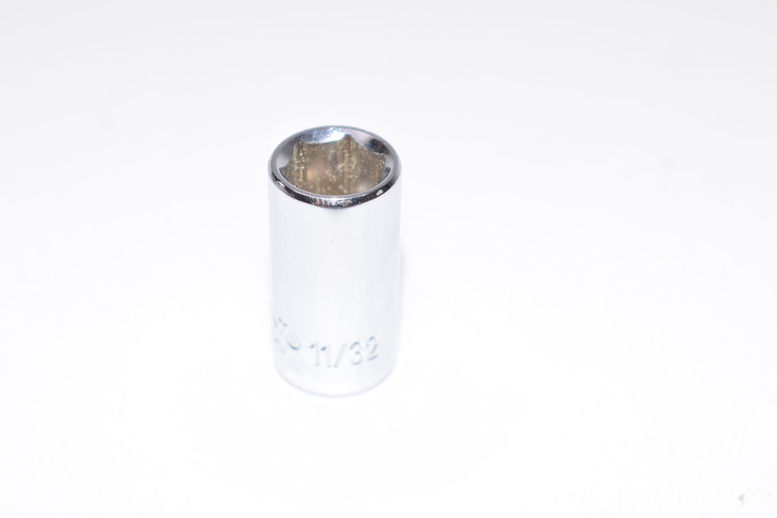 CRESCENT 11/32'' SAE Socket 6 Point 1/4'' Drive