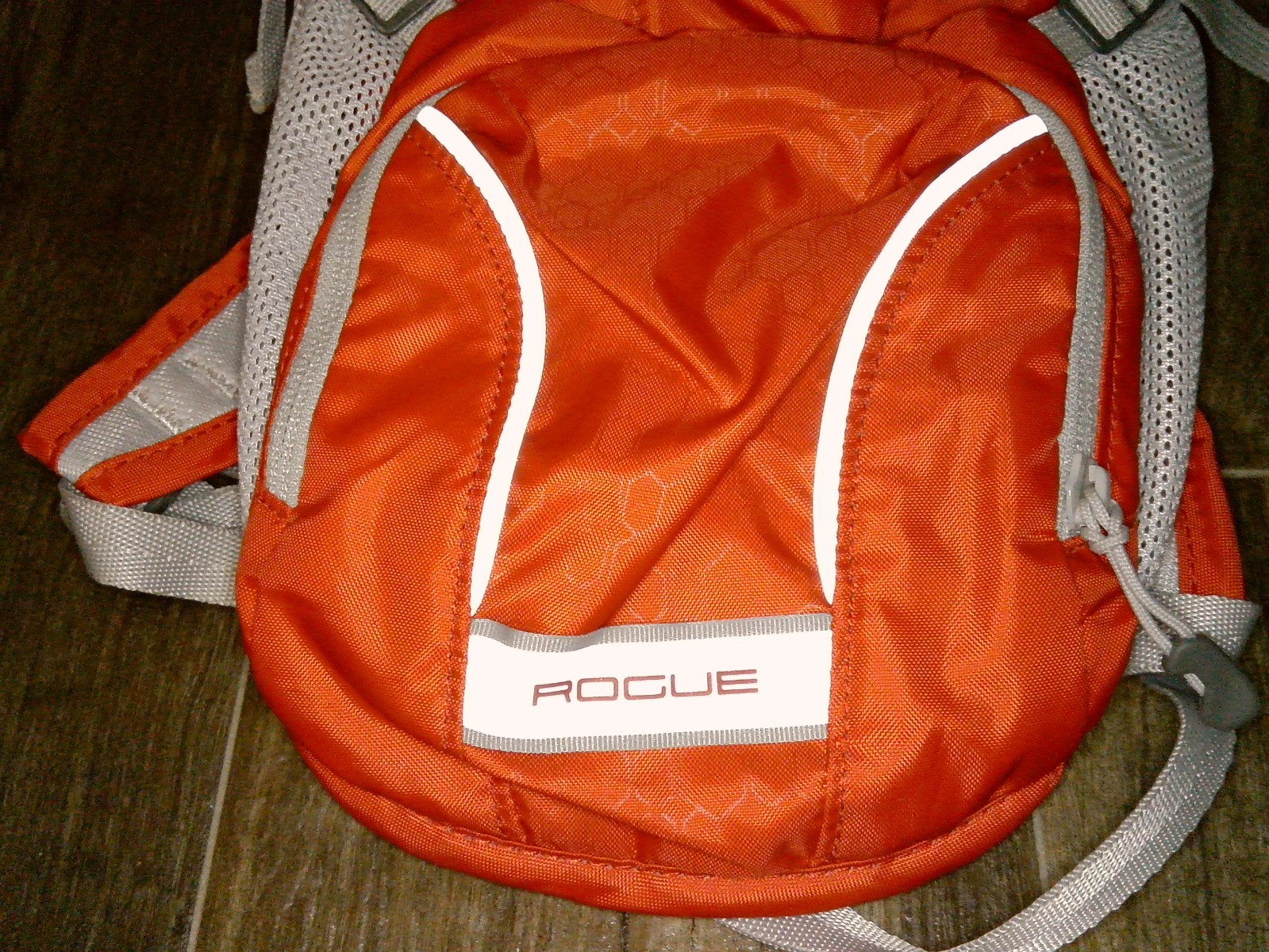 Camelbak Rogue Red Gray Hydration Pack 2.0L No Bladder Nylon Excellent