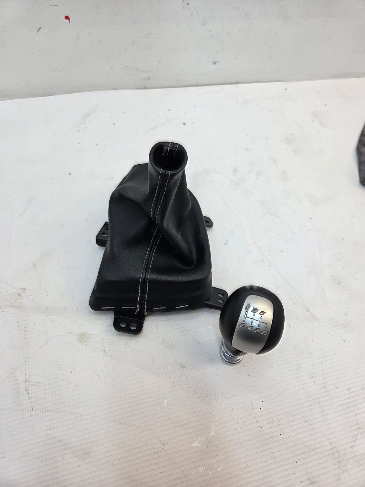 HONDA CIVIC MK9 2014 (2012-2017) 6 SPEED GEAR KNOB WITH LEATHER COVER