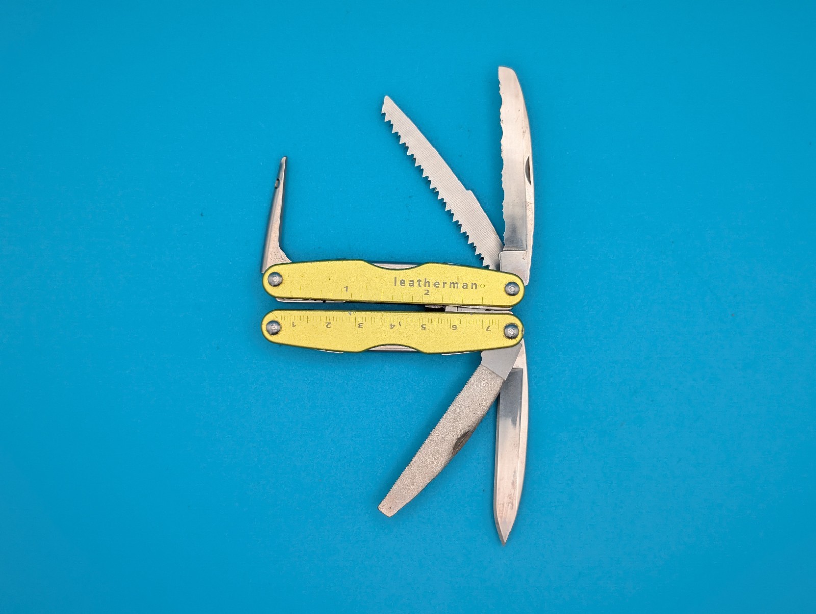 Leatherman JUICE KF4 Multi-Tool! ELECTRIC YELLOW!