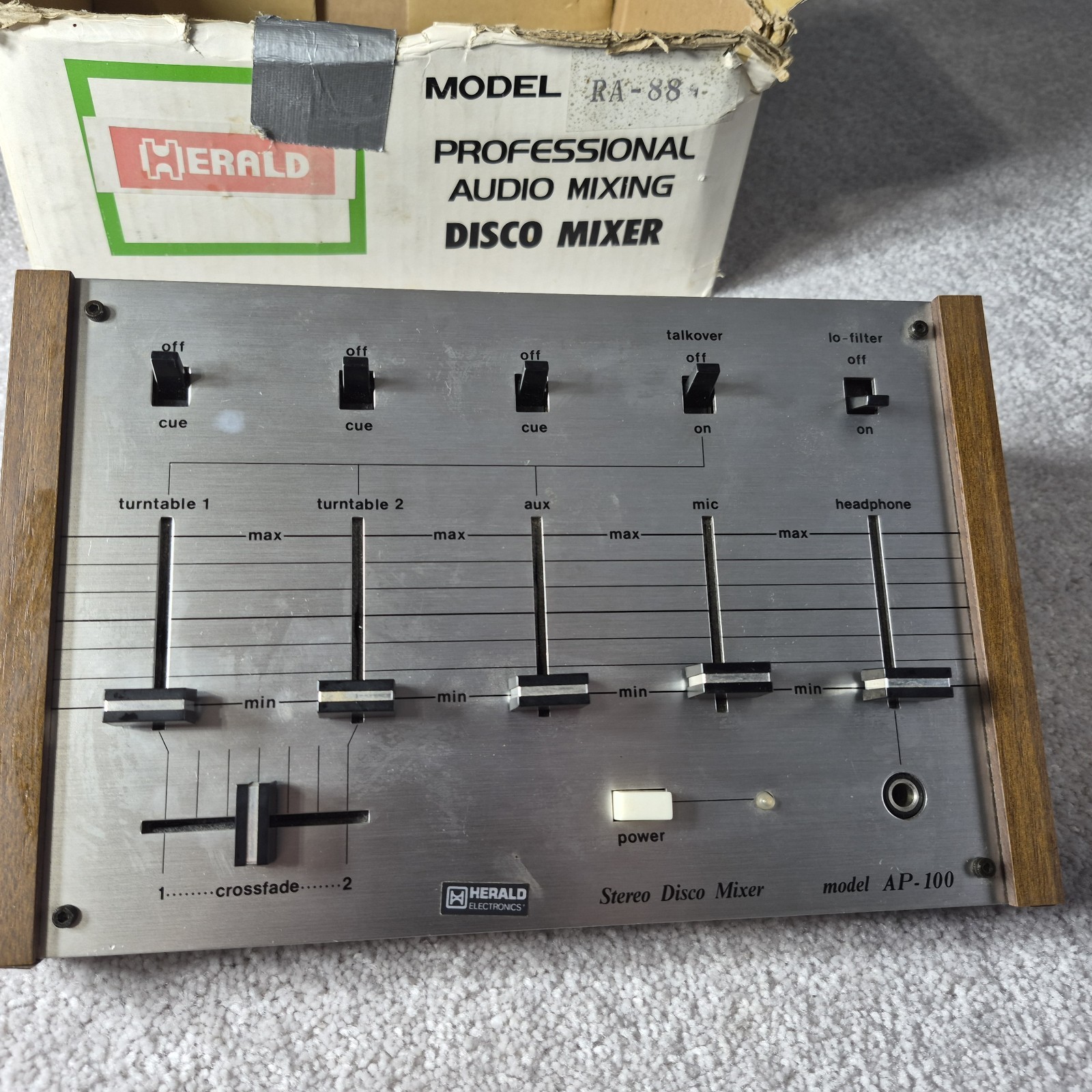 Herald Electronics Stereo Disco Mixer RA-88A - Powers on - Untested - For Parts