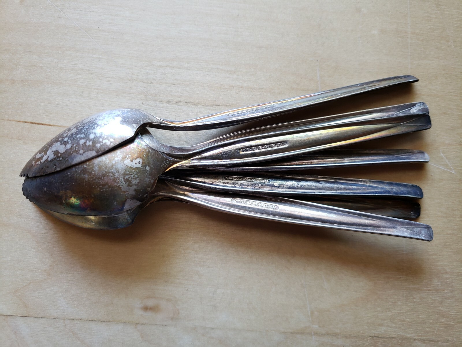 6 Vintage Collectible ANTIQUE SPOONS 6", Wm ROGERS MFG CO SILVER PLATE