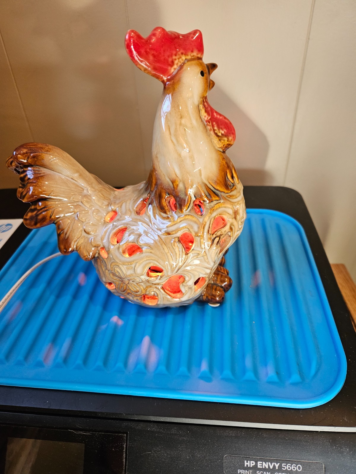 Rooster ceramic night light with interchangeable color light bulb