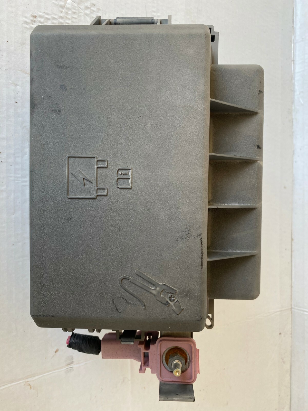 2005 Chrysler 300 Fuse Box Relay w/light Unit 7140179830 Module 11 12O1