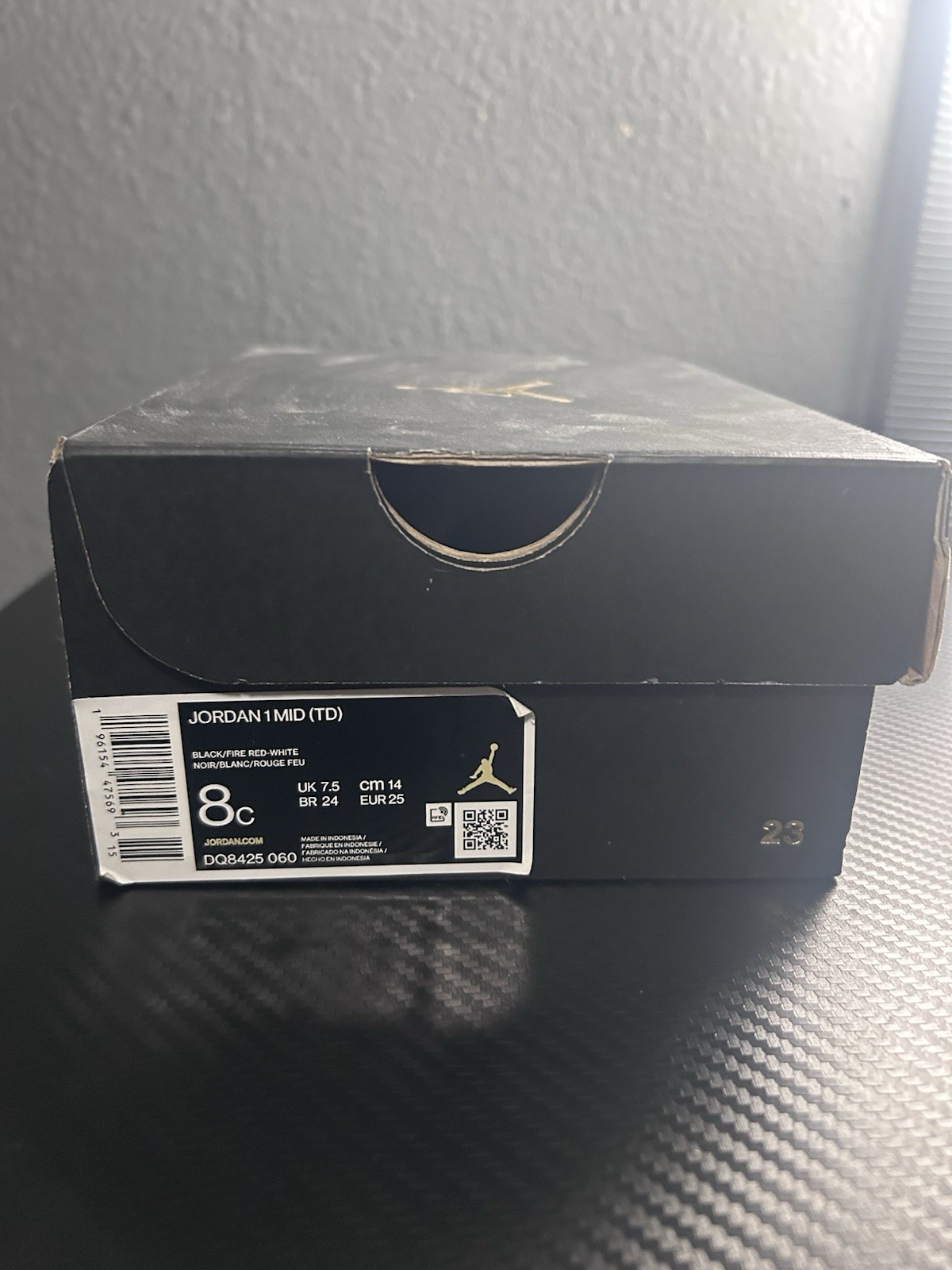 Jordan 1 Mid (TD) Black Red White Leather Sneakers 8C Kids