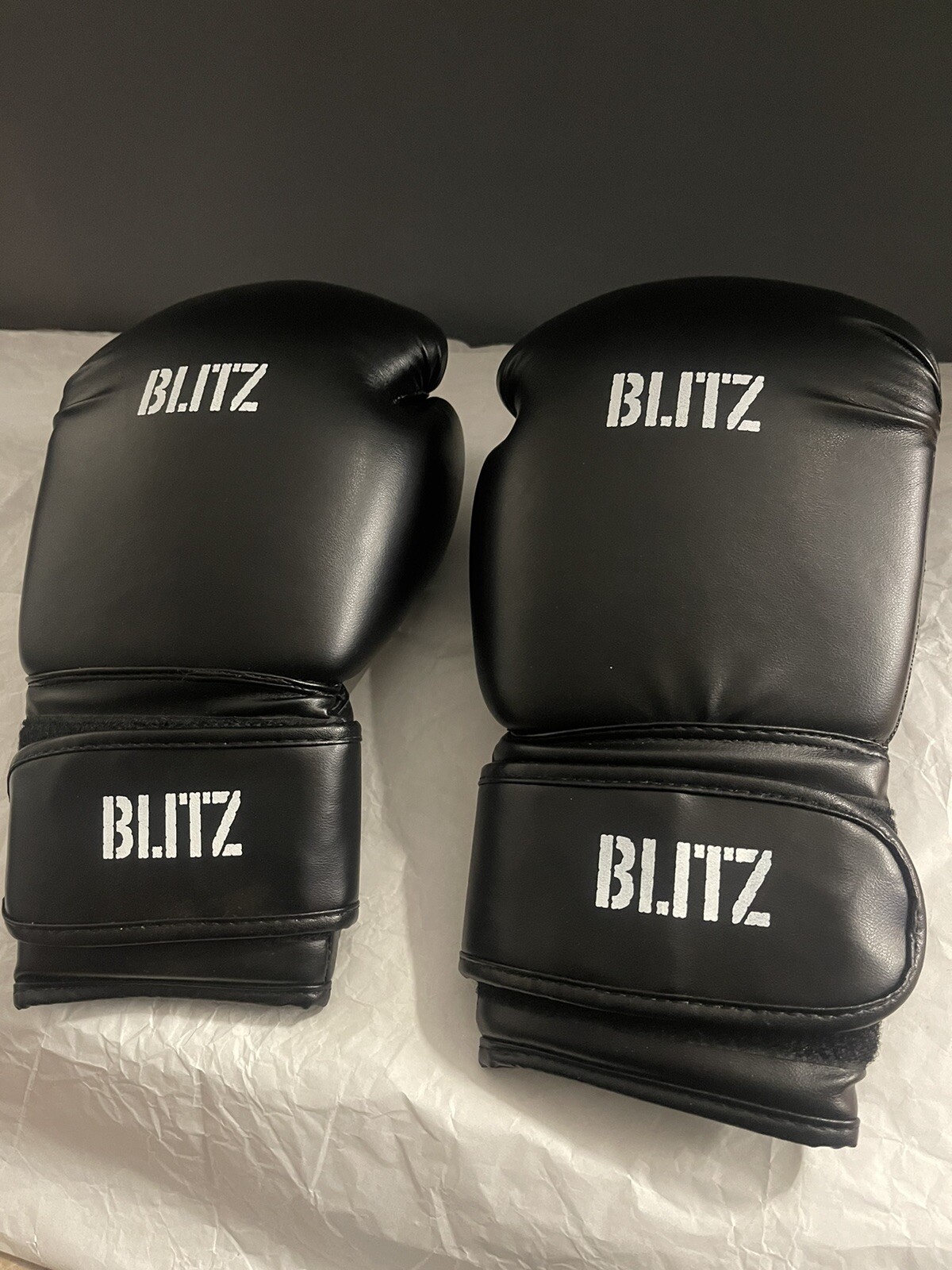 Blitz 16 Oz Training Boxing Gloves New