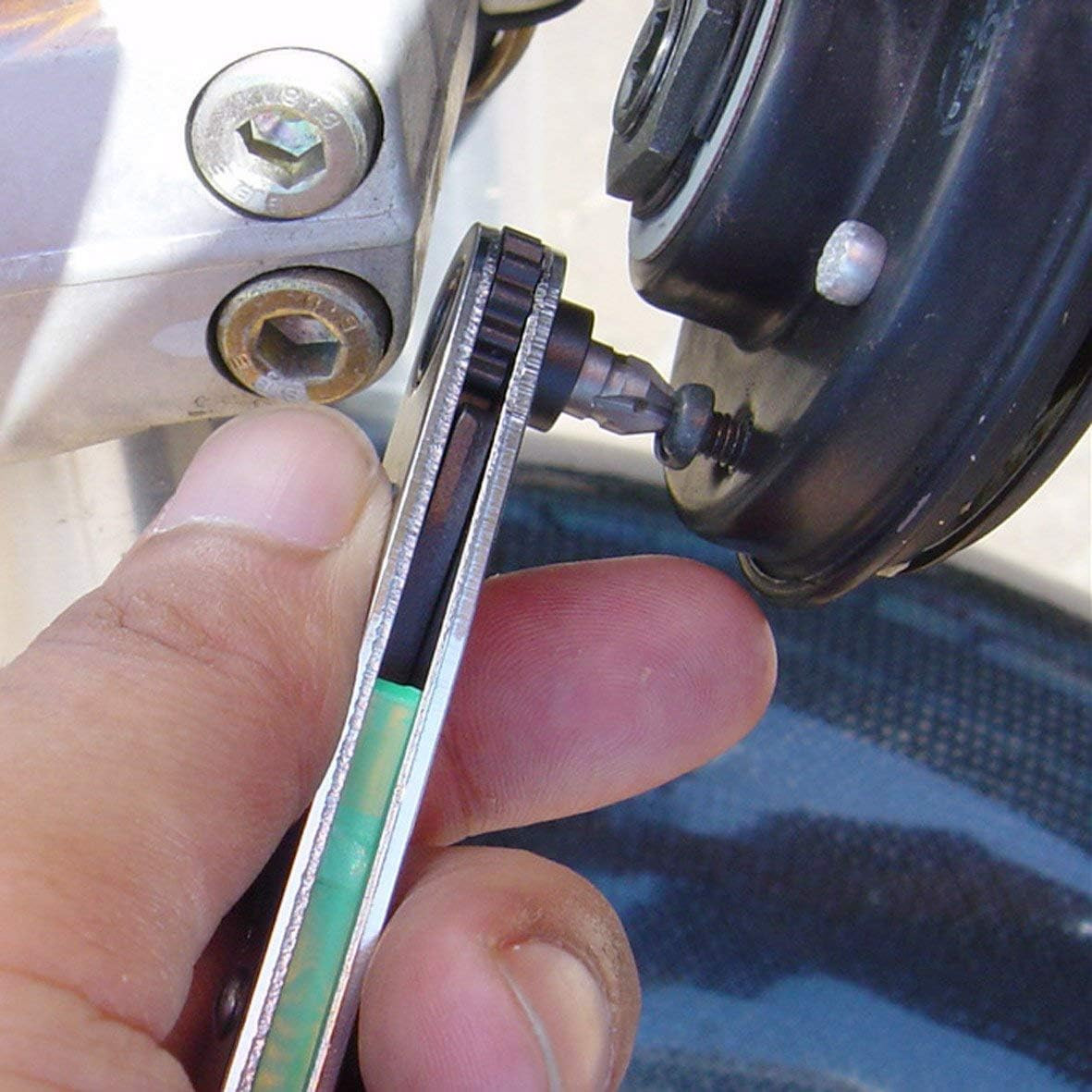 Ultra Low Profile Offset Ratcheting Screwdriver 90 Degree Angled for Tight Area