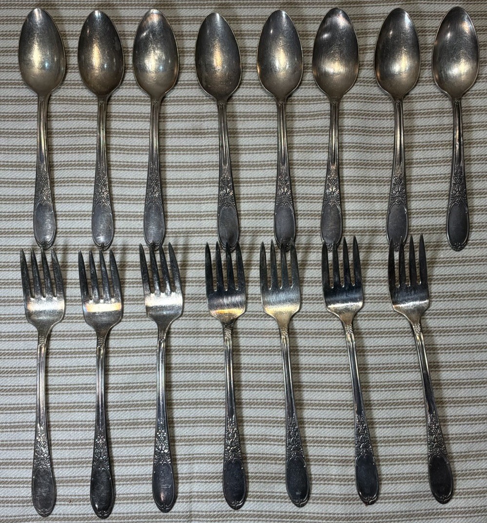 Burgundy-Champagne by Wm. Rogers IS Silverplate Set of 8 Spoons and 7 Forks
