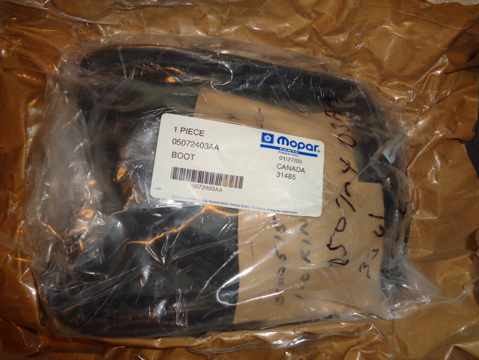 MOPAR 5072403AA 2002 JEEP LIBERTY MANUAL TRANS 5 SPEED SHIFTER BOOT KIT -OEM NEW