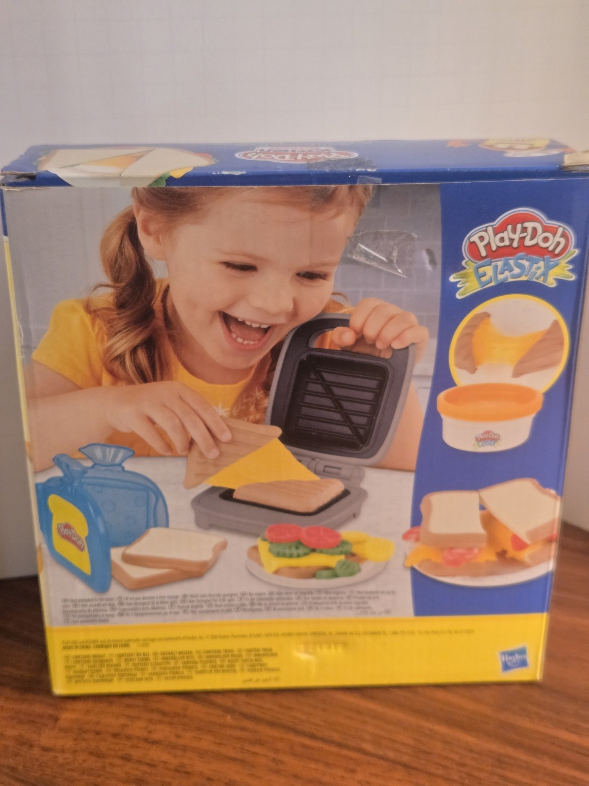Cheesy Sandwich PlaySet Kitchen Creations by Play-Doh Sandwich maker
