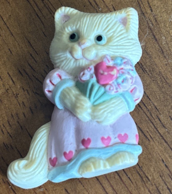 Hallmark 1990 Cat Valentine Pin
