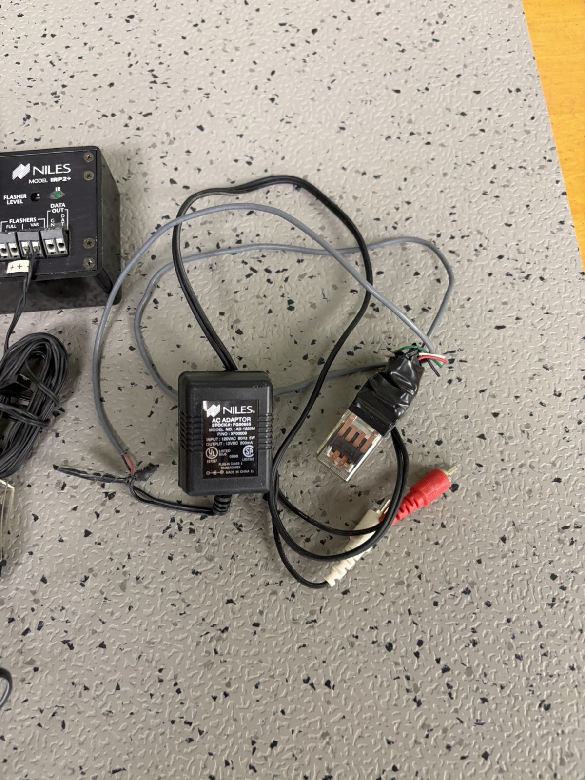 Niles Model IRP2+ With Ac Adapter Power Cords