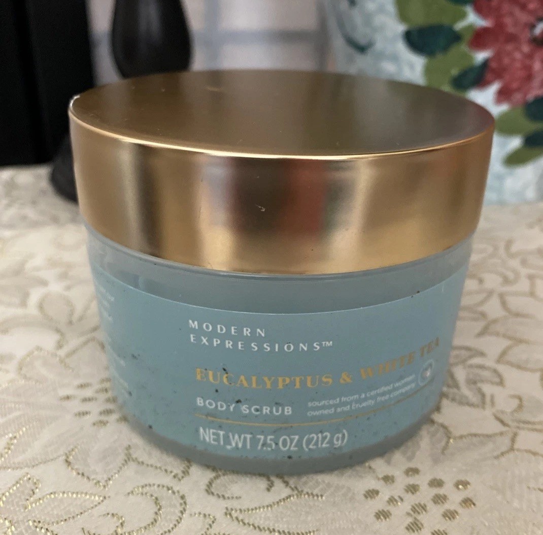 Modern Expressions NIP Eucalyptus & White Tea Body Scrub 7.5 Oz
