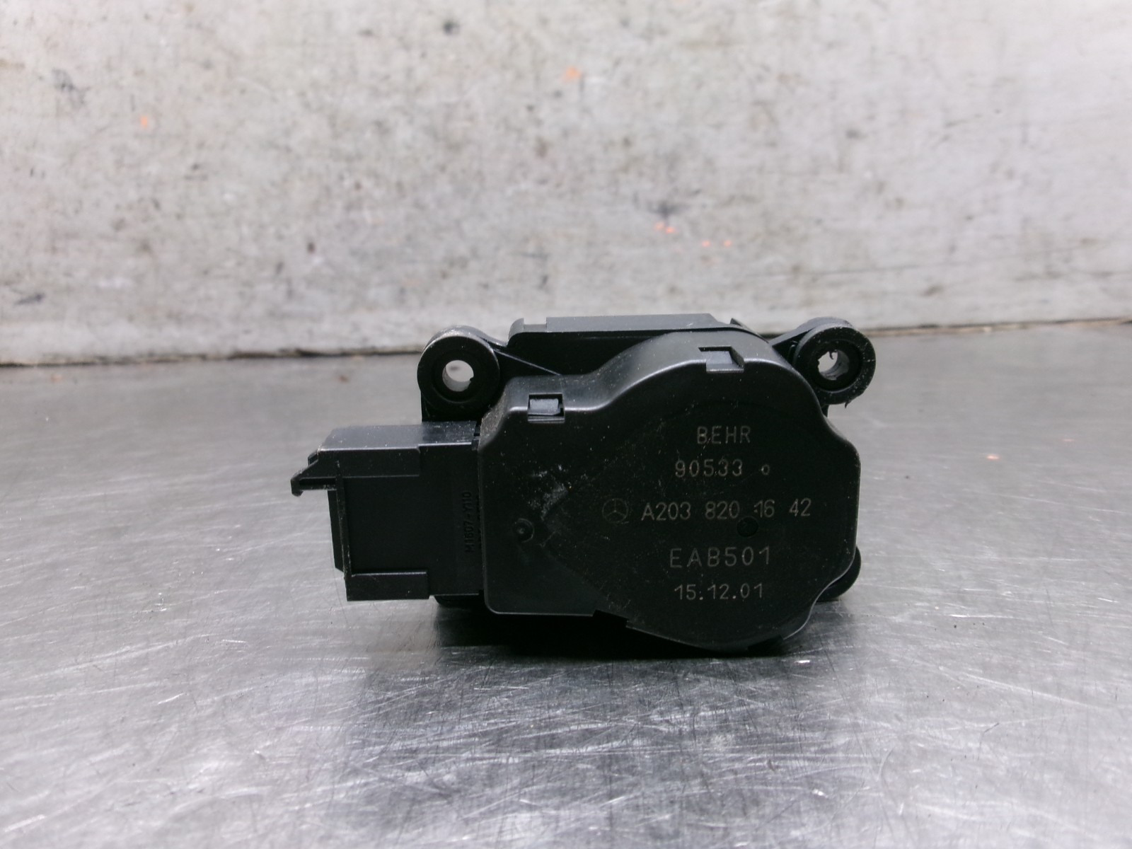 01 - 05 MERCEDES BENZ C240 HVAC HEATER BLEND DOOR FLAP ACTUATOR A2038201642