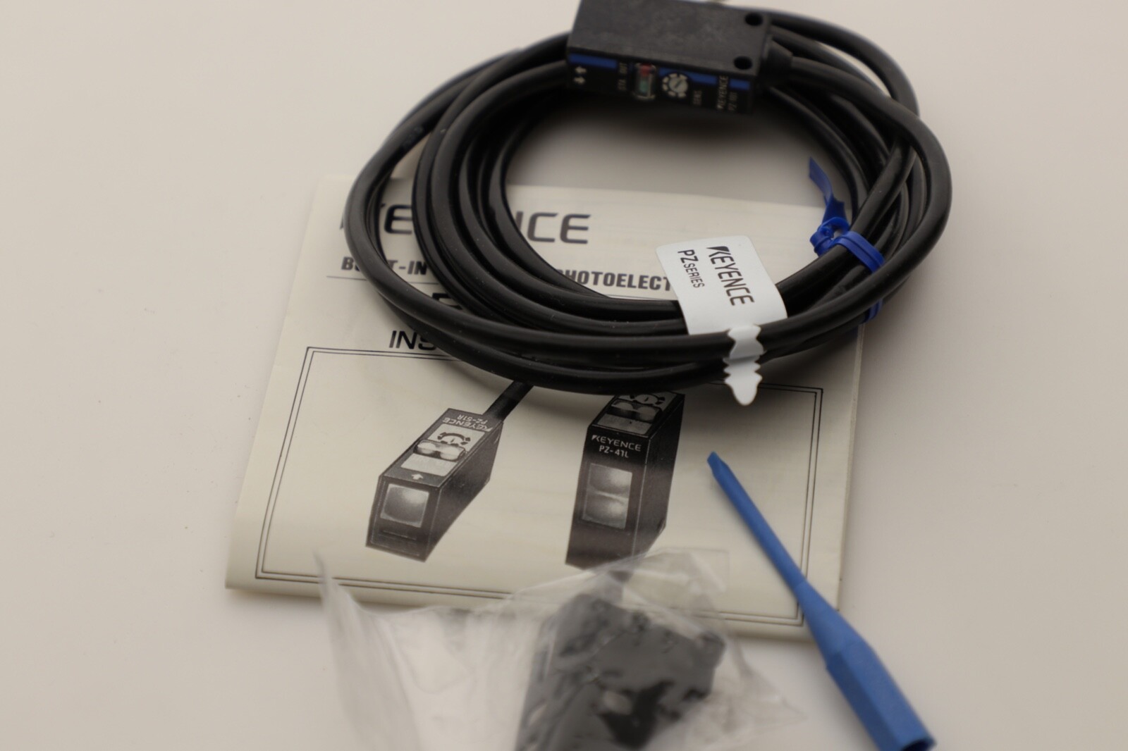 KEYENCE PZ-101 Photoelectric Sensor